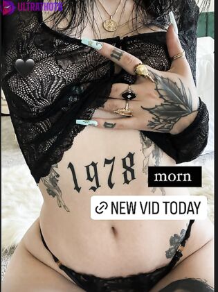 NonSalemWitch Nude Photos