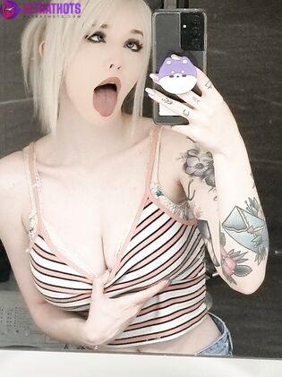 Enafox Exclusive Nude Photos