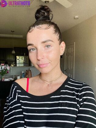 Hot Ashley Aoky Nude Photos