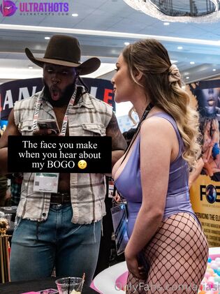 Hot Aria Six Nude Photos