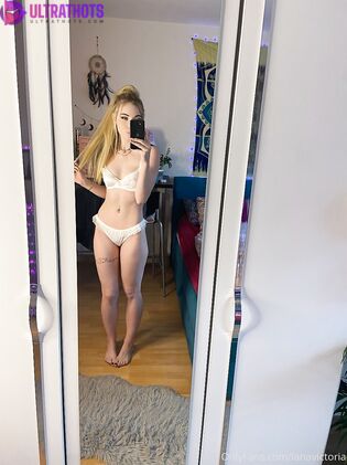 Lana Victoria - Slutty Blonde Nude Photos (23 Pics)