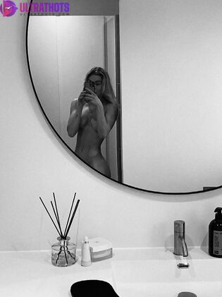 Danish Isabel Ditlevsen Hot Photos (14 Photos)