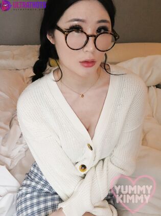 Hot Yummy Kimmy Nude Photos