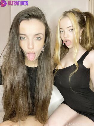 Hot Amy Reynolds Nude Photos