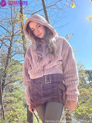 Hot Ursecretgirlfriend Nude Photos