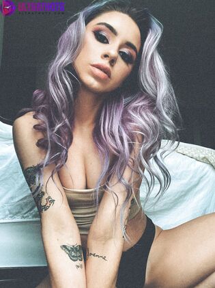 Hot Courtney Heart Nude Photos