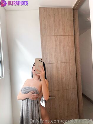 Hot Carolynne222 Nude Photos
