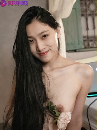 Hot June Liu Spicy Gum Nude Photos