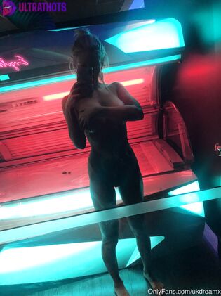Exclusive UKDreamX Nude Photos