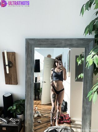 Hot Claire Estabrook Nude Photos