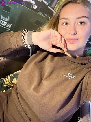 Hot Eliz Gry Nude Photos