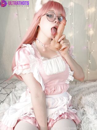 Hot Peachybabyfrog Nude Photos