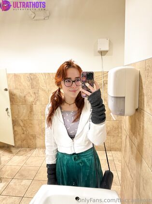 Hot Thiccameron Nude Photos