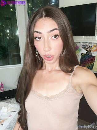 Hot Tiana Blow Nude Photos