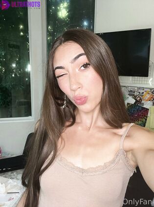 Hot Tiana Blow Nude Photos