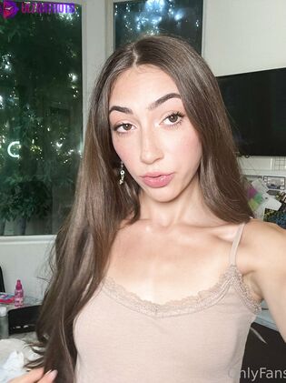 Hot Tiana Blow Nude Photos