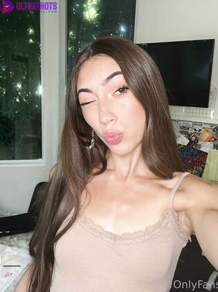 Hot Tiana Blow Nude Photos