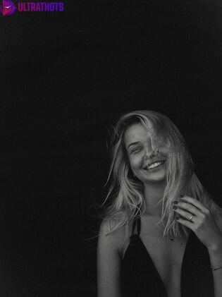 Hot Emily Lu Nude Photos