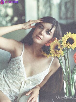 Hot Jen Moon Nude Photos