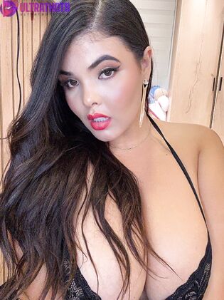 Hot Daniela Arcila Nude Photos