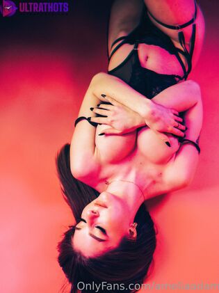 Hot Amelia Adams Nude Photos