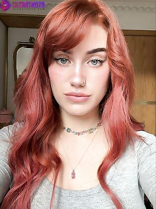 Hot Carla Vyx Nude Photos