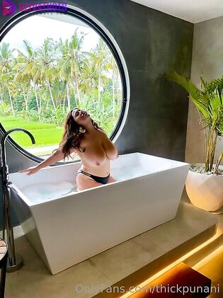 Coco Rains - Hot Naked Photos (31 Pics)