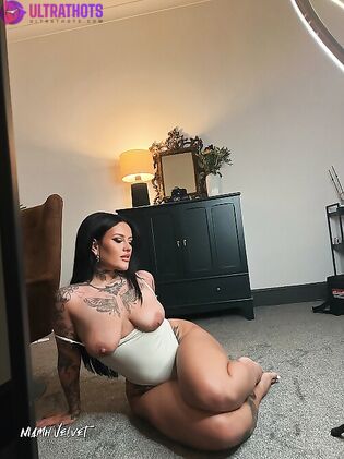 Niamh Velvet Naked Pics (36 Photos)