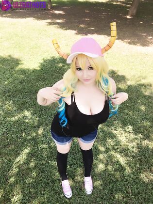 Hidori Rose Cosplay Pictures with Nudes