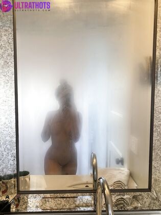 Gorgeous Nude Photos of Kellykay