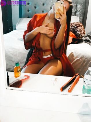 Sexy Photos of Themadilisa