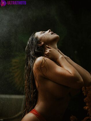 Hot Francia James Nude Photos