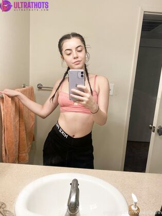 Hot Kylie Quinn Nude Photos