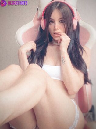 Exclusive BarbieGamer Nude Photos