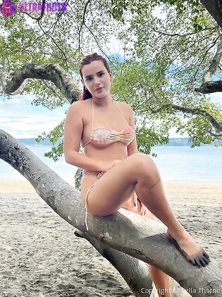 Bella Thorne Sexy Photos (38 Onlyfans Pics)