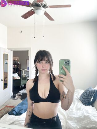 Hot Soph8983 Nude Photos