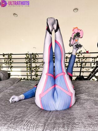 Streamer Curvyllama Sexy Photos (13 Pics)