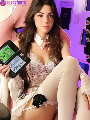 Exckusive Fernanda Aquiuno Nude Photos