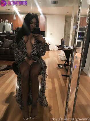 Hot MsSqueezeMe Nude Photos