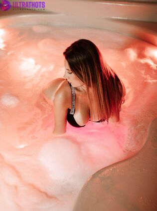 Exclusive Laura Sommaruga Nude Photos