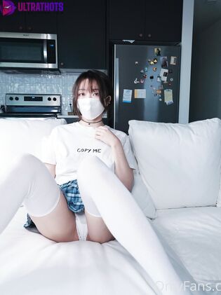 Gorgeous Asian Babe HongKongDoll Nudes (35 Pics)