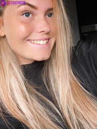 Danish Thot Sabr1126 Nude Photos (10 Pics)