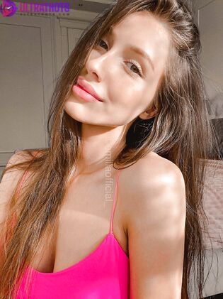 Emiliaofficial Nude Pics (21 Photos)