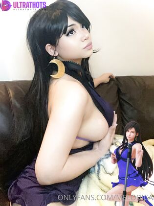 Melodically Sexy Nude Photos (28 Pics)