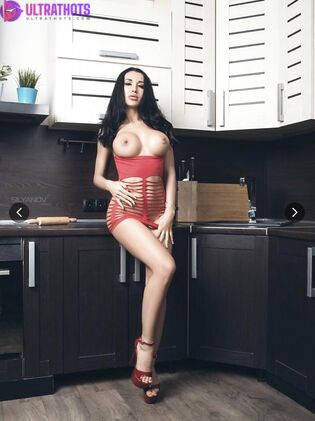 Chloetami21 - Big Tits Model Nudes (23 Pics)