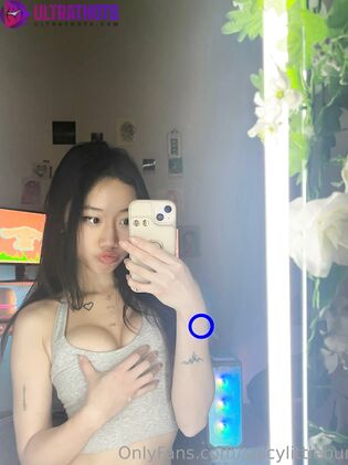 Spicylittlebunny - Hot Tiny Asian Model (28 Nude Photos)