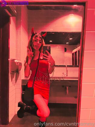 Exclusive Cvntmommy Nude Photos
