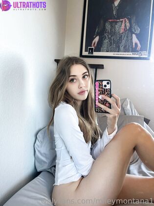 Hot F_iona Nude Photos