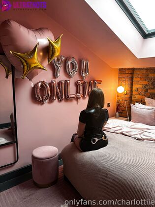 Hot Charlottiie Nude Photos