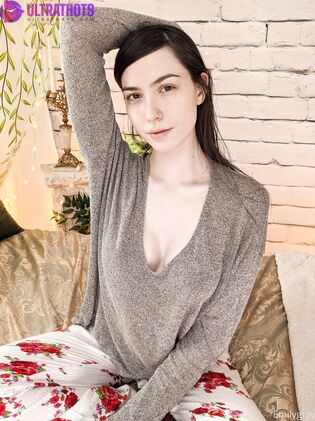 Hot Emily Grey Nude Photos